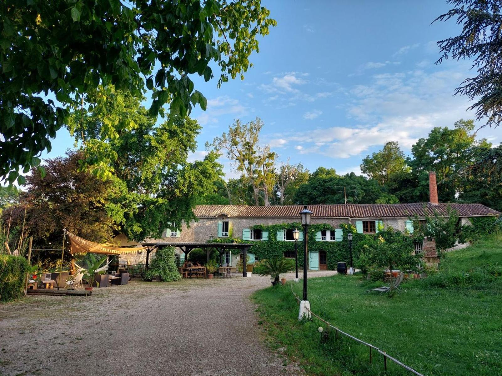 Moulin De Monpoisson Bed and Breakfast Le Puy Exteriör bild